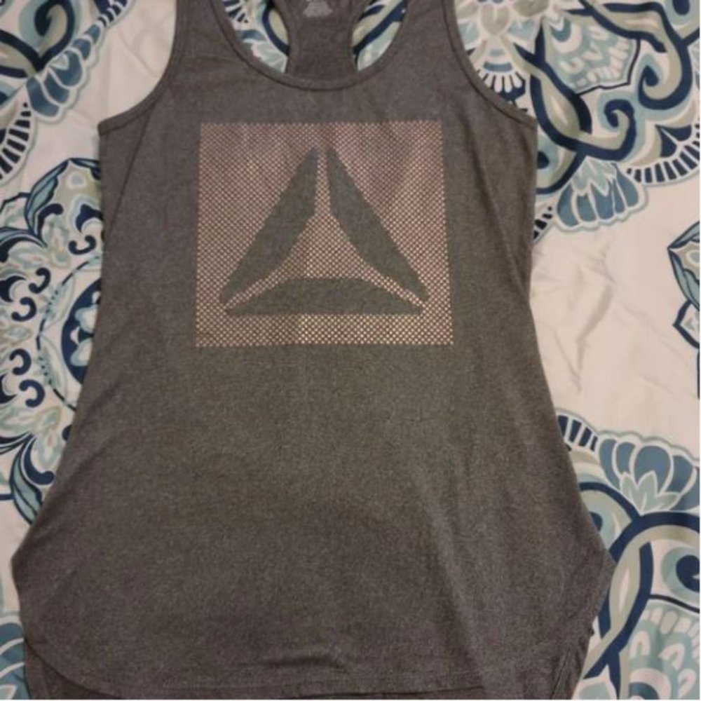 Reebok lightweight workout tank top
